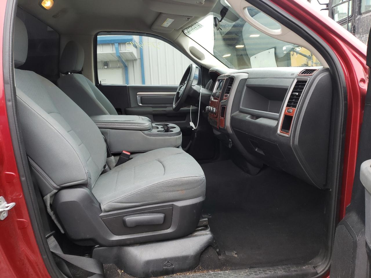 Photo 5 from auction – 2013 RAM 1500 ST with VIN 3C6JR6AG1DG523299