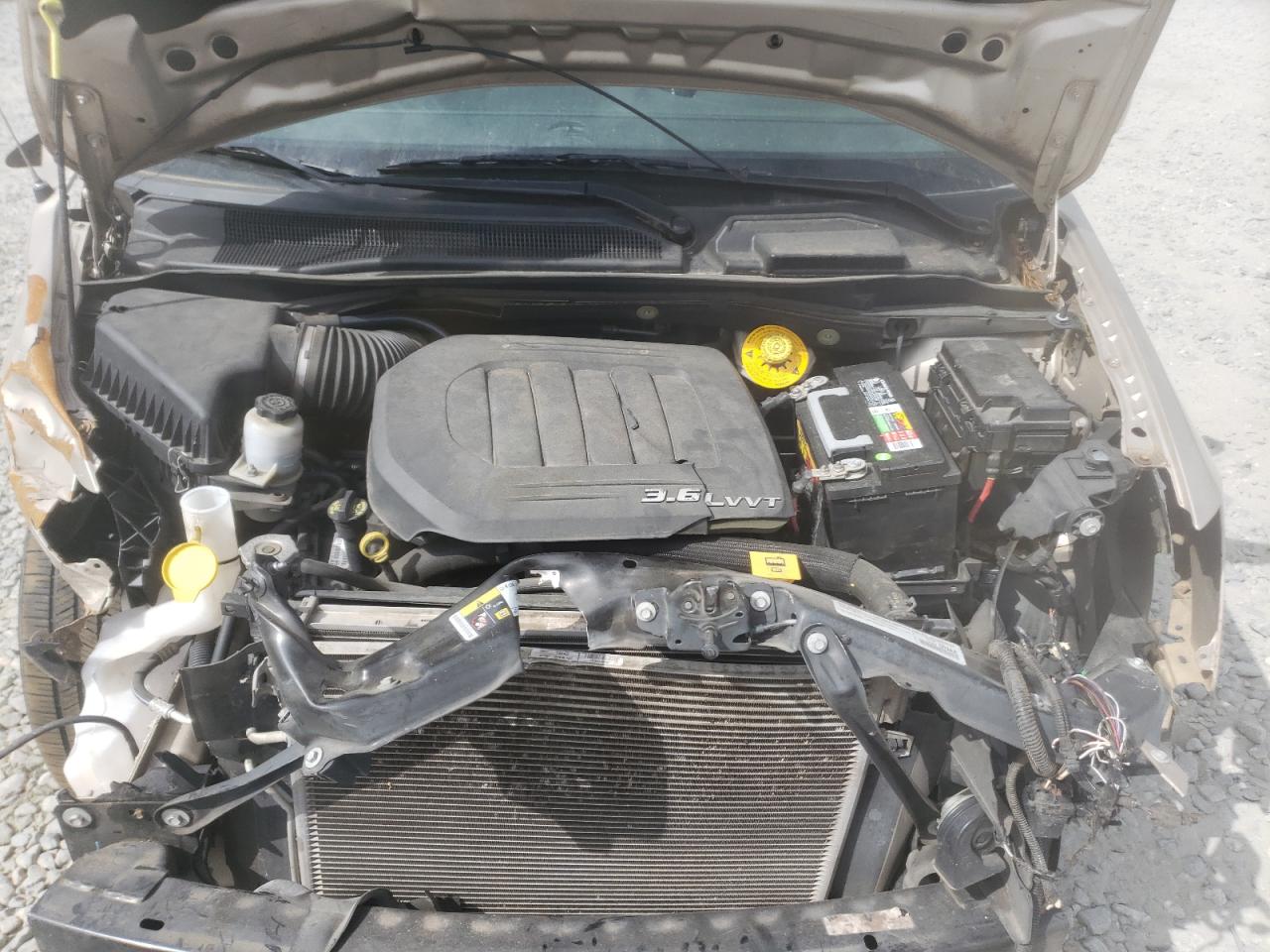 Photo 7 from auction – 2016 CHRYSLER TOWN & COU with VIN 2C4RC1BG9GR135685