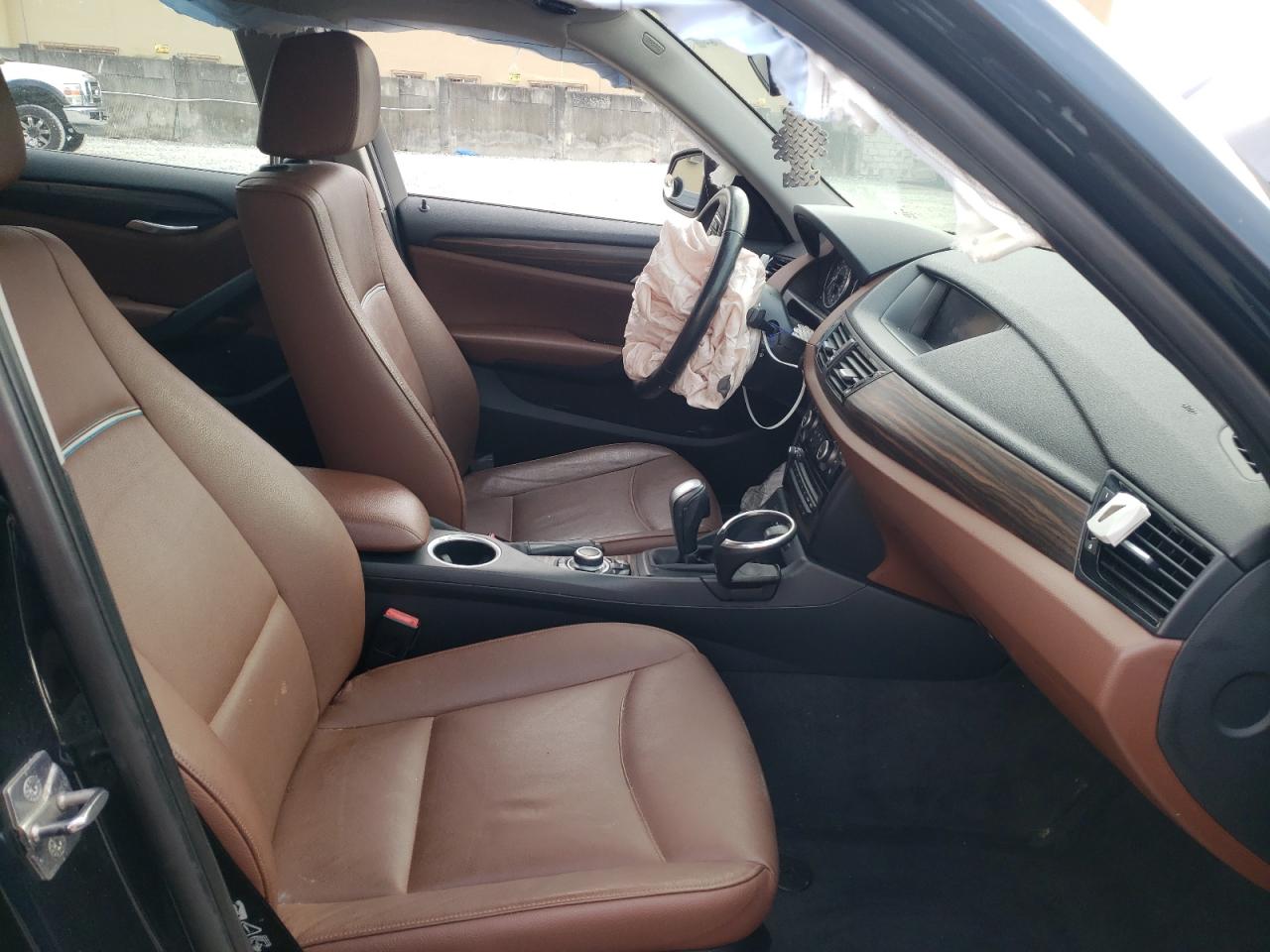 Photo 5 from auction – 2013 BMW X1 XDRIVE3 with VIN WBAVM5C55DVL63608