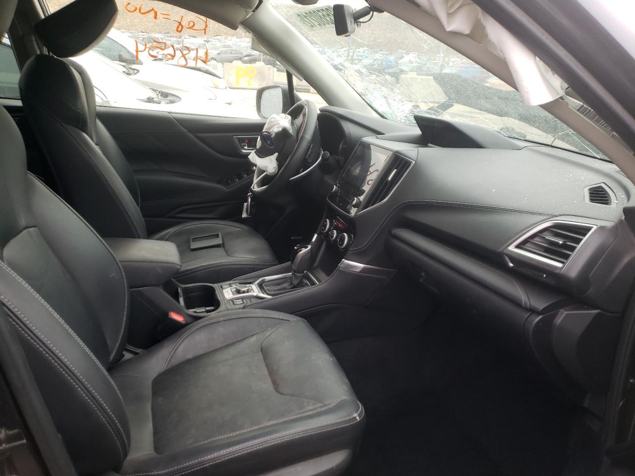 Photo 5 from auction – 2019 SUBARU FORESTER T with VIN JF2SKAWC8KH477808