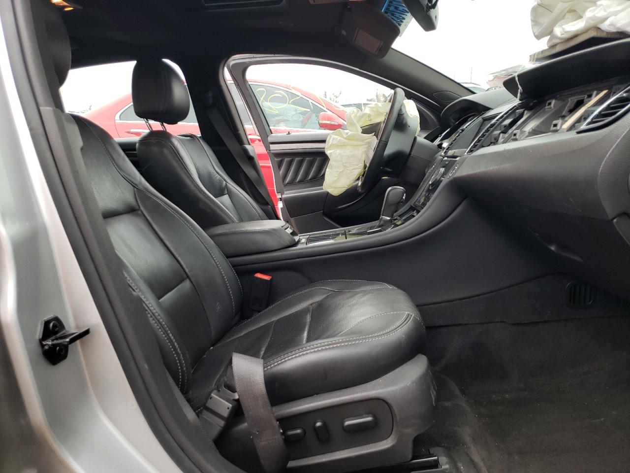 Photo 5 from auction – 2013 FORD TAURUS LIM with VIN 1FAHP2F83DG134317