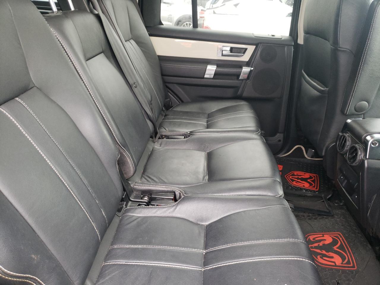 Photo 6 from auction – 2011 LAND ROVER LR4 HSE with VIN SALAG2D42BA564490