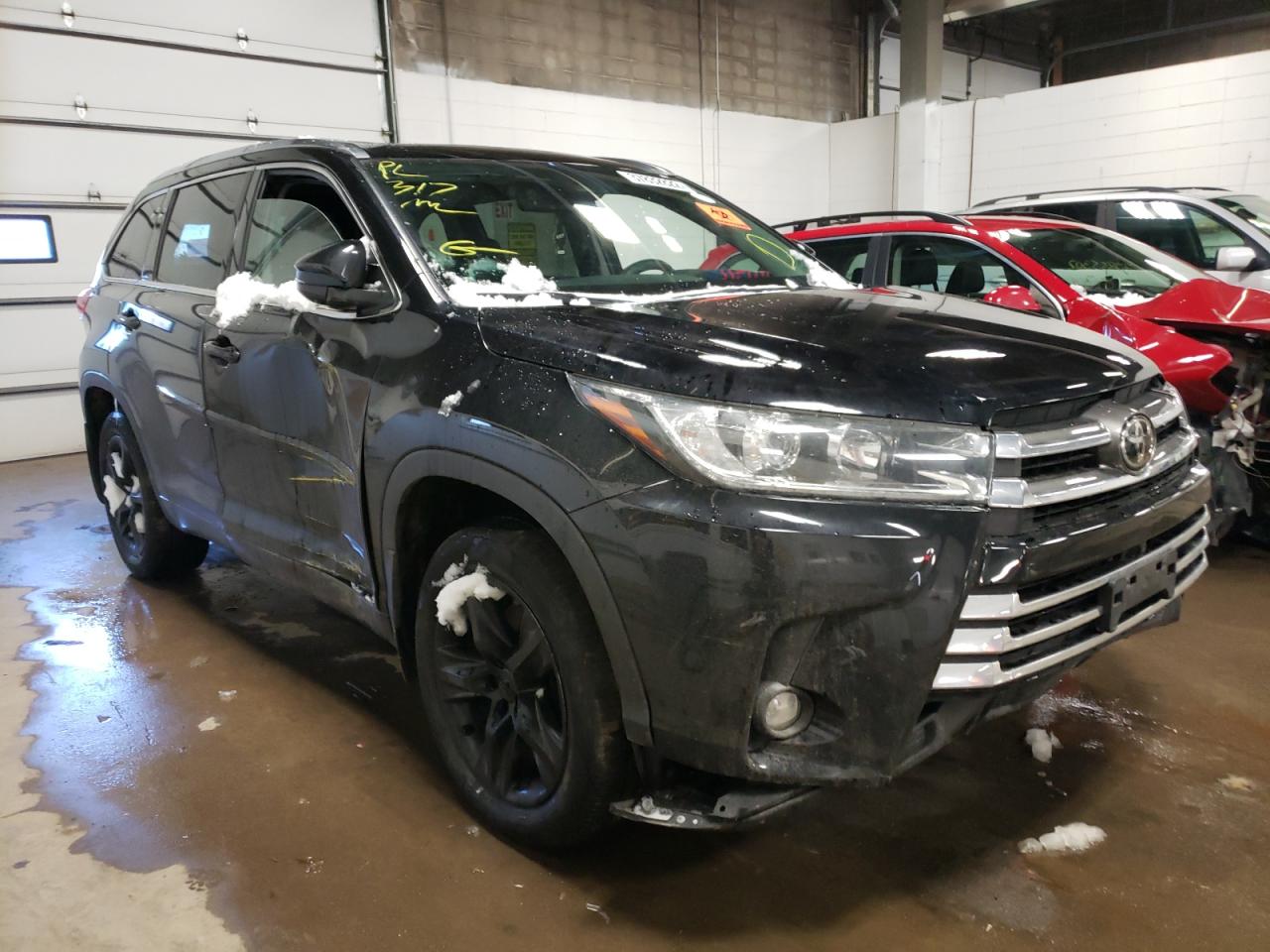TOYOTA HIGHLANDER 2019 with VIN 5TDDZRFH3KS706999 - Photo from auction