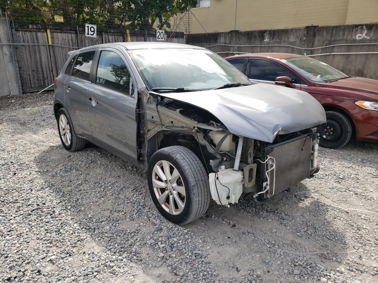 MITSUBISHI OUTLANDER 2015 con VIN 4A4AP4AU1FE019394 - Foto de la subasta
