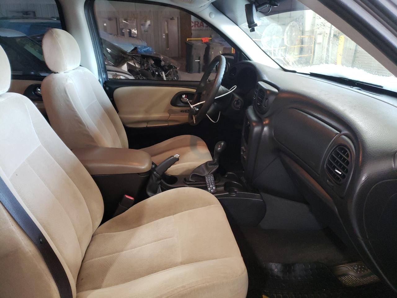 Photo 5 from auction – 2005 CHEVROLET TRAILBLAZE with VIN 1GNDS13S152189131