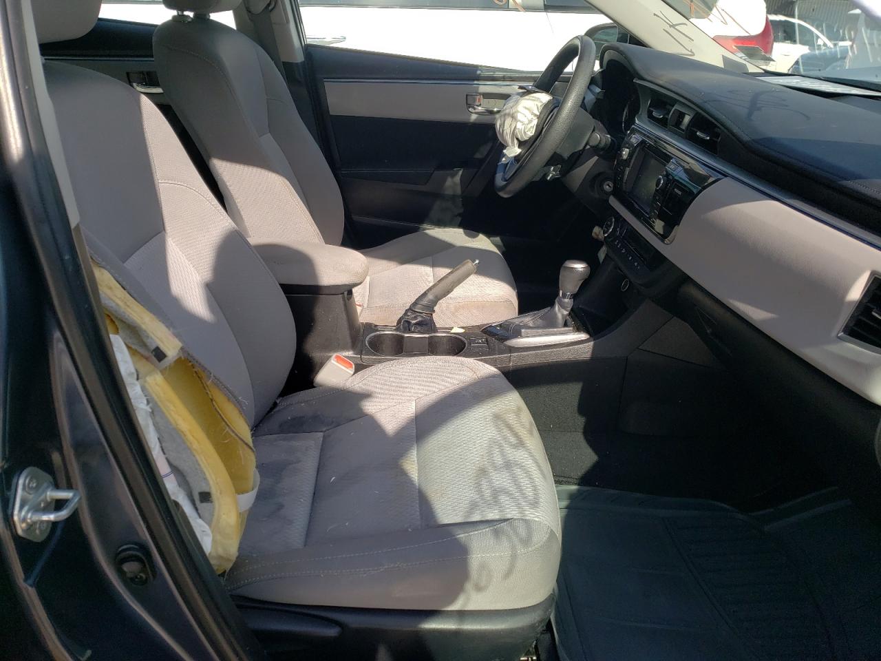Photo 5 from auction – 2015 TOYOTA COROLLA L with VIN 5YFBURHE0FP224787