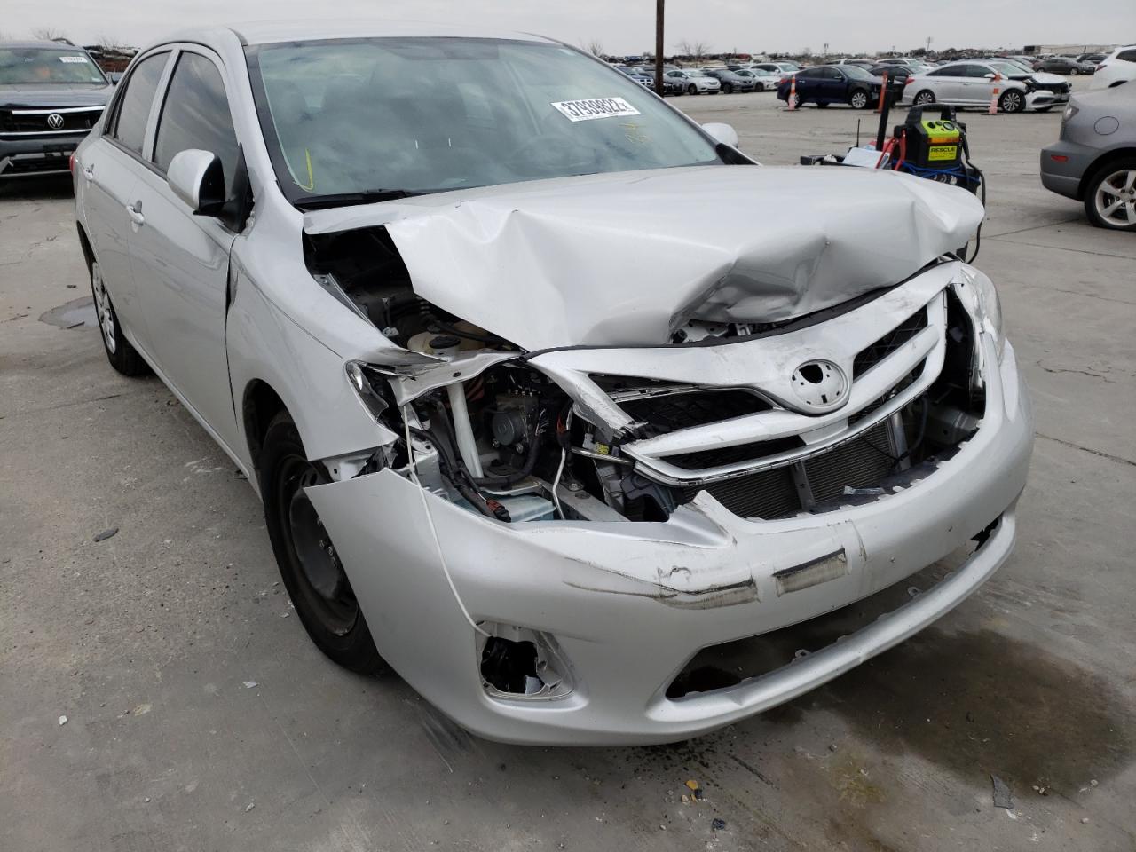TOYOTA COROLLA BA 2013 с VIN 5YFBU4EE3DP098767 - Фото с аукциона