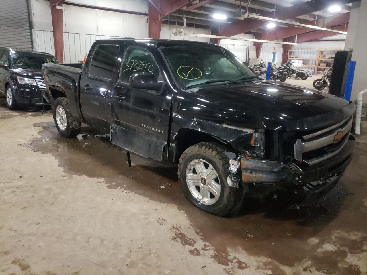 CHEVROLET SILVERADO 2011 with VIN 3GCPKTE39BG251563 - Photo from auction