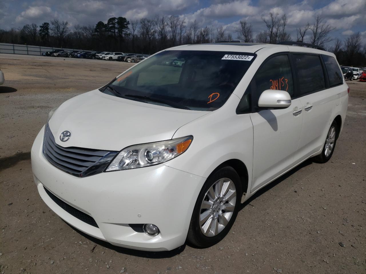 Photo 2 from auction – 2013 TOYOTA SIENNA XLE with VIN 5TDDK3DC7DS051354