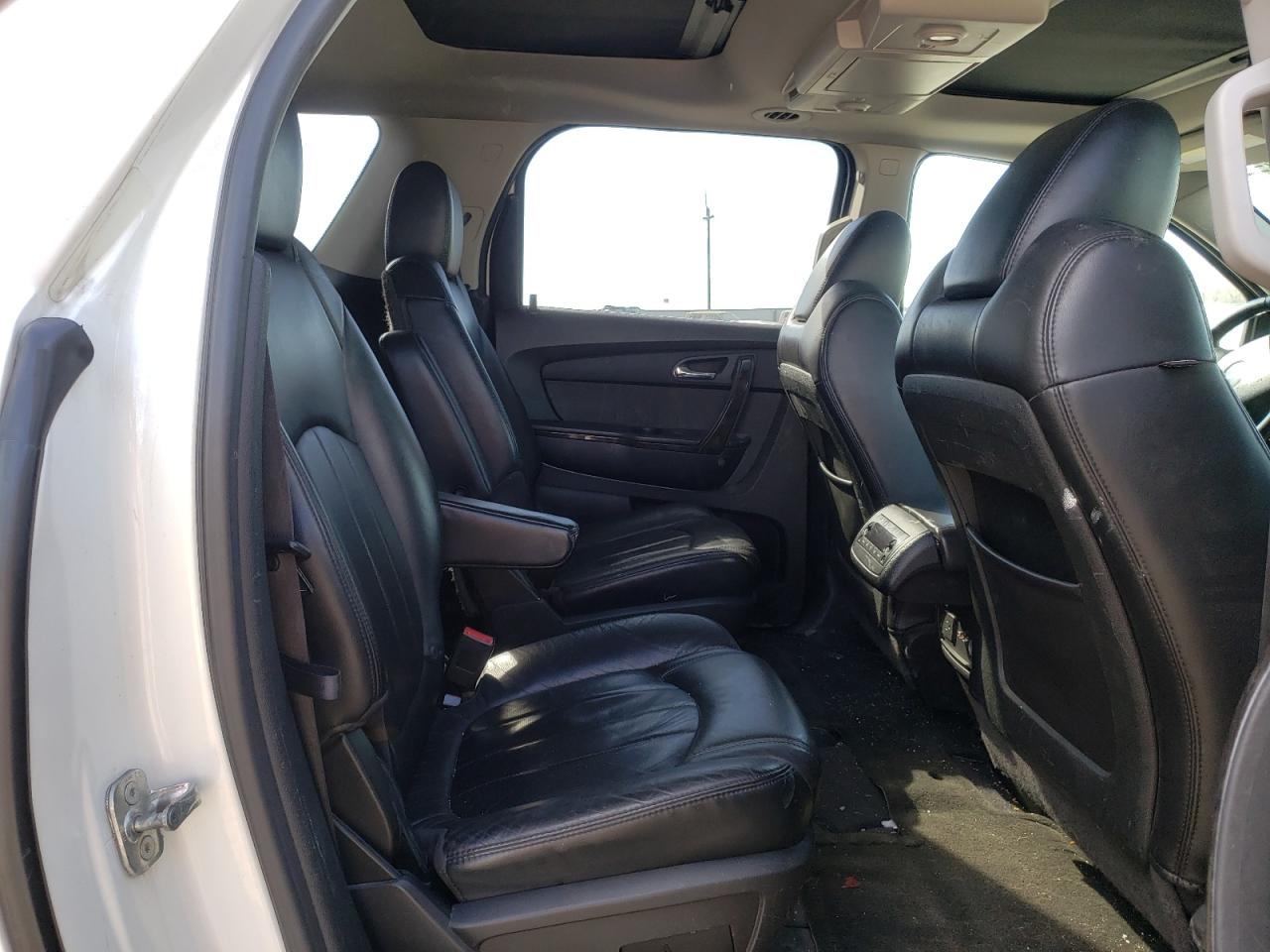 Photo 6 from auction – 2011 GMC ACADIA DEN with VIN 1GKKVTED0BJ309993
