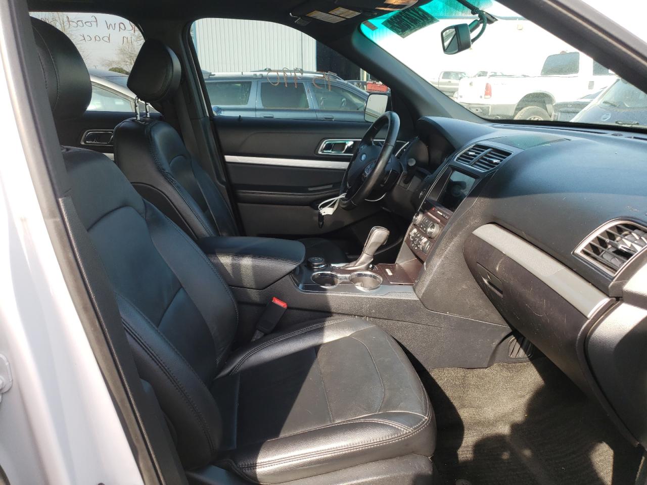 Photo 5 from auction – 2017 FORD EXPLORER X with VIN 1FM5K8D82HGA38682