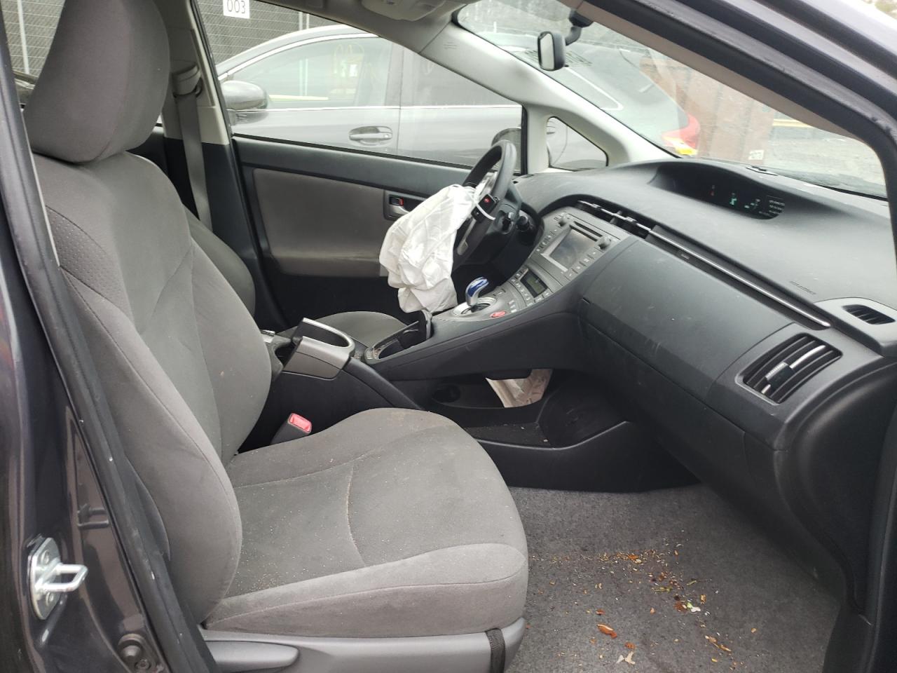 Photo 5 from auction – 2013 TOYOTA PRIUS with VIN JTDKN3DU5D1626099