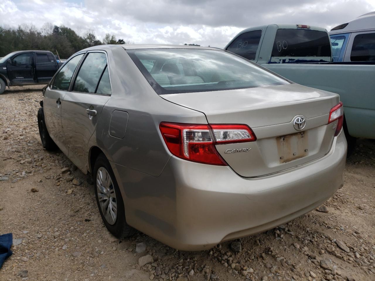 Photo 3 from auction – 2014 TOYOTA CAMRY L with VIN 4T1BF1FK1EU321885