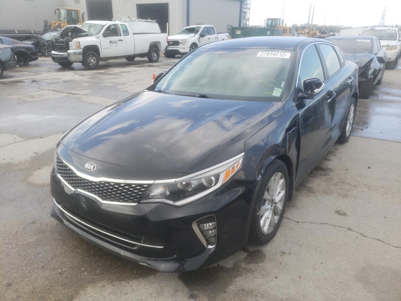 Photo 2 from auction – 2018 KIA OPTIMA LX with VIN 5XXGT4L39JG219669