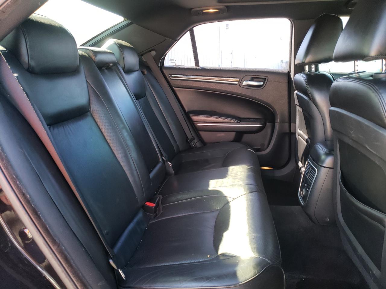 Photo 6 from auction – 2011 CHRYSLER 300 LIMITE with VIN 2C3CK6CTXBH569098