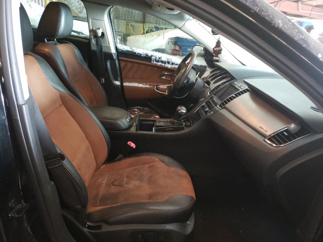 Photo 5 from auction – 2011 FORD TAURUS SHO with VIN 1FAHP2KT5BG153524
