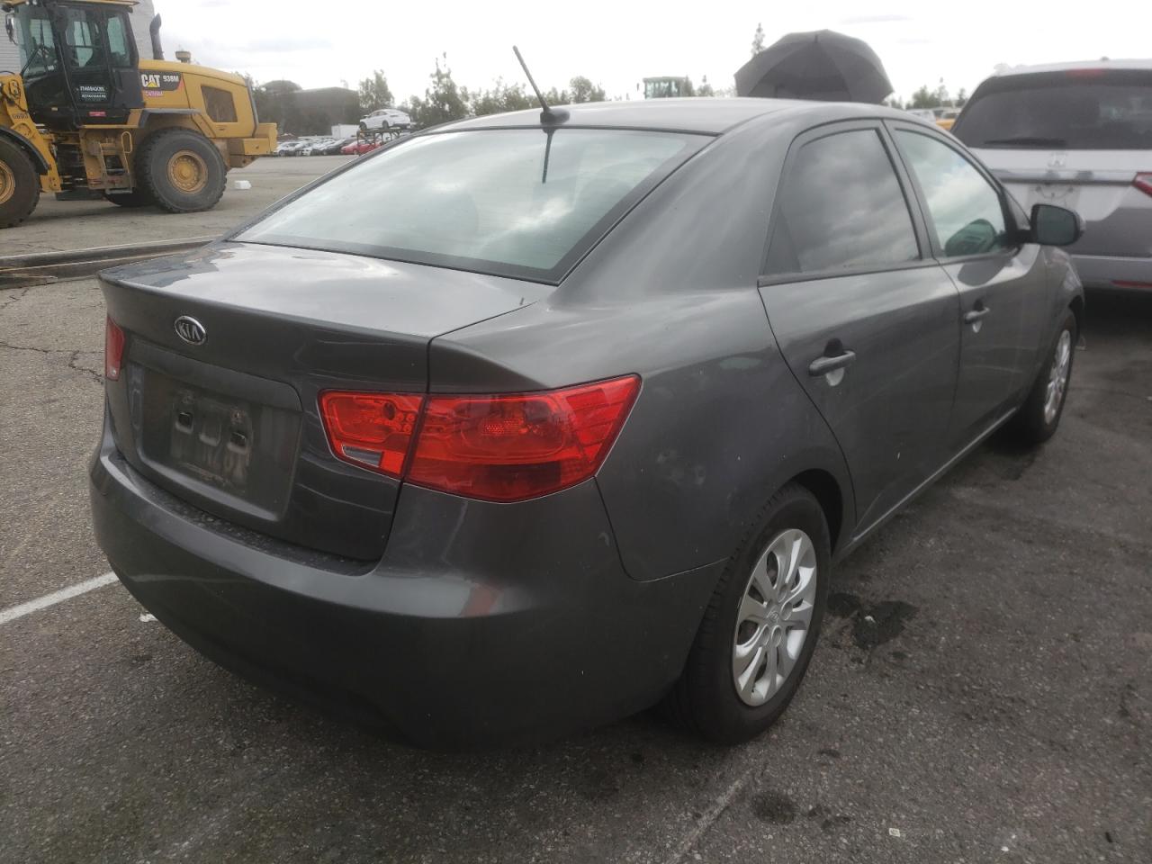 Photo 4 from auction – 2013 KIA FORTE EX with VIN KNAFU4A26D5736792