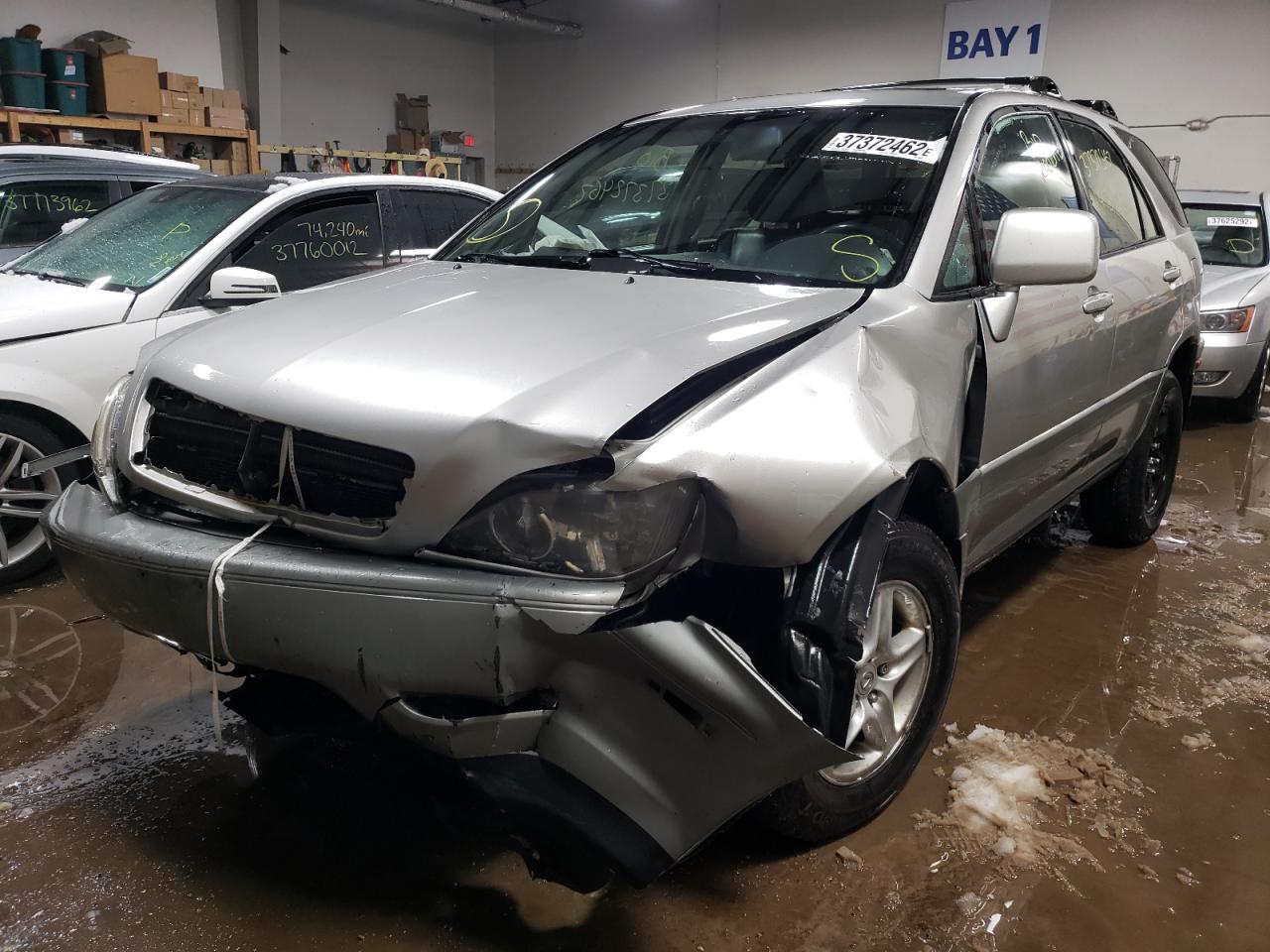 Zdjęcie 2 z aukcji – 2000 LEXUS RX 300 z VIN JT6HF10U8Y0155831