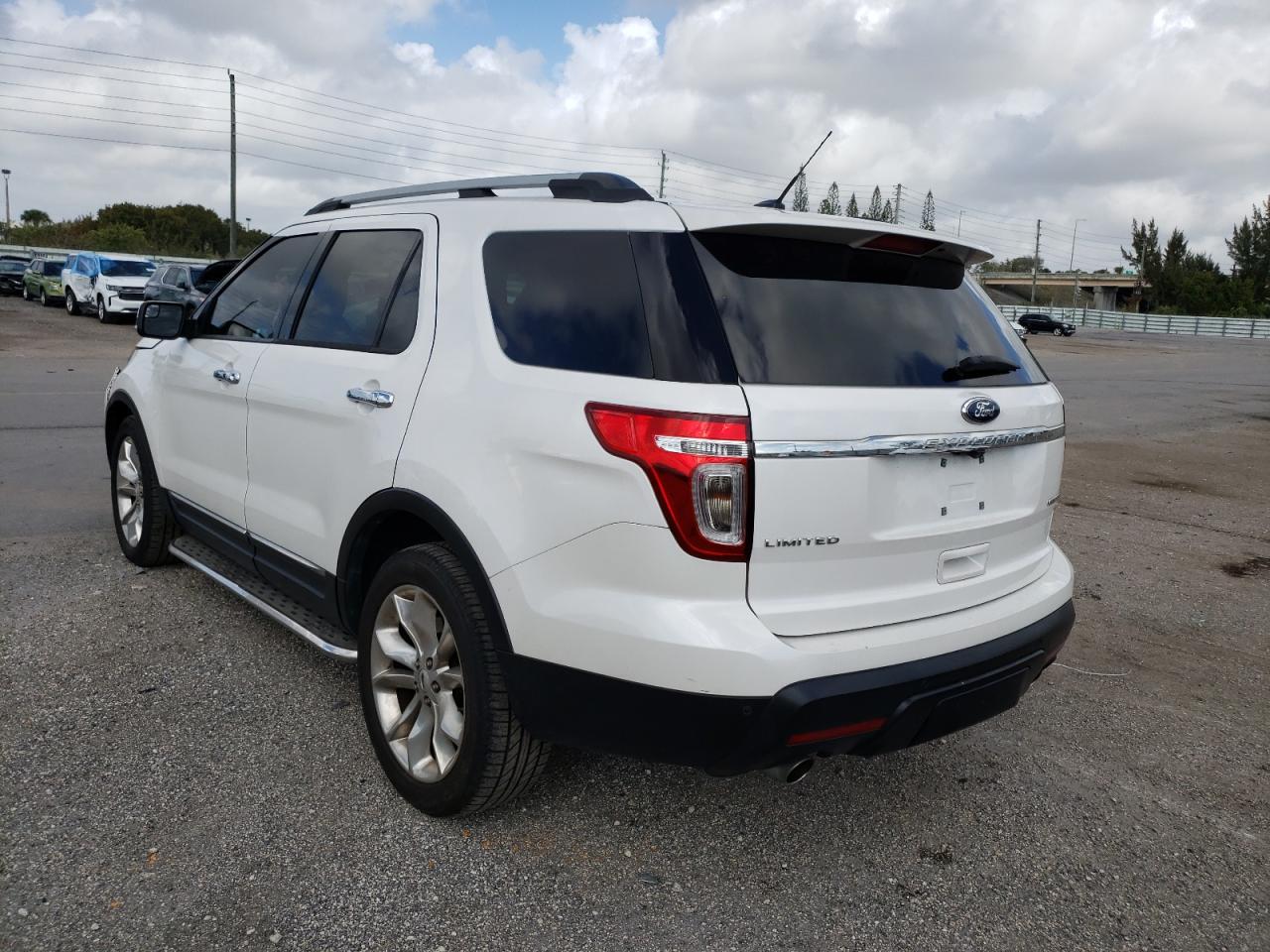 Photo 3 from auction – 2014 FORD EXPLORER L with VIN 1FM5K7F86EGA21015