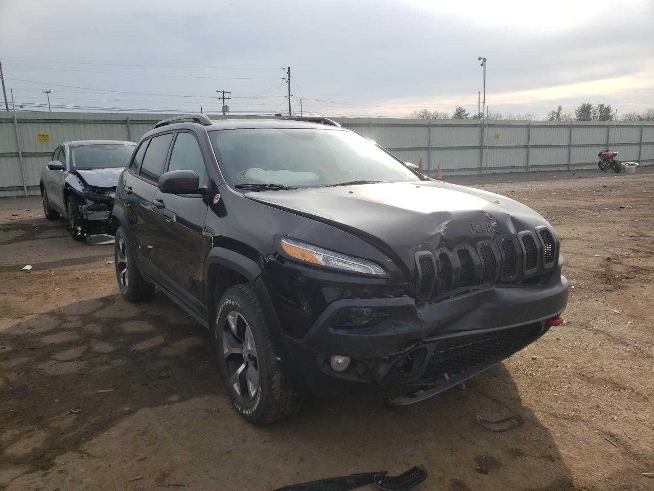 Photo 1 from auction – 2018 JEEP CHEROKEE T with VIN 1C4PJMBX7JD619993