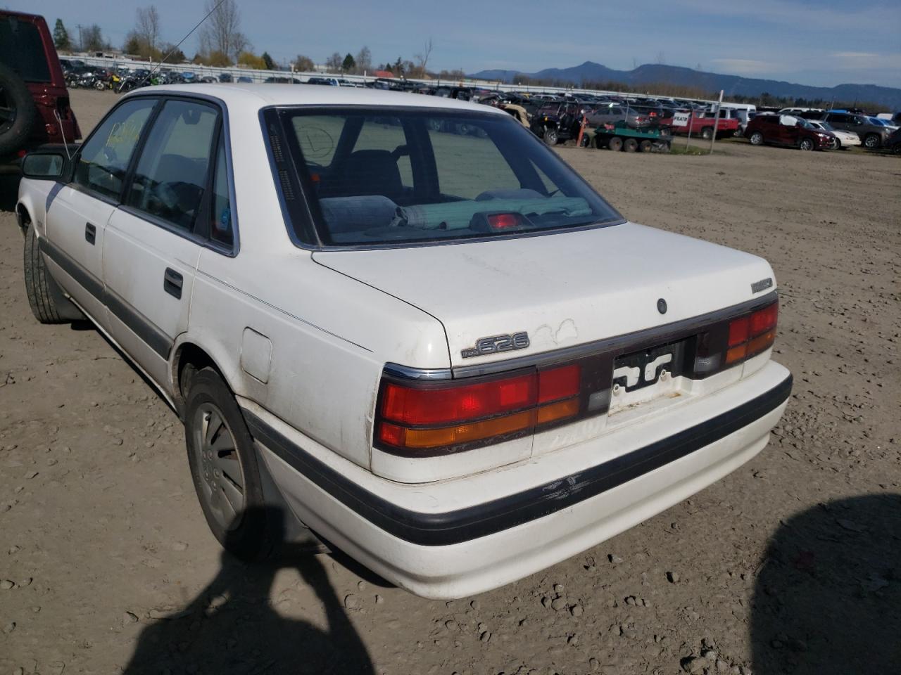 Photo 3 from auction – 1990 MAZDA 626 DX with VIN 1YVGD22B7L5262094
