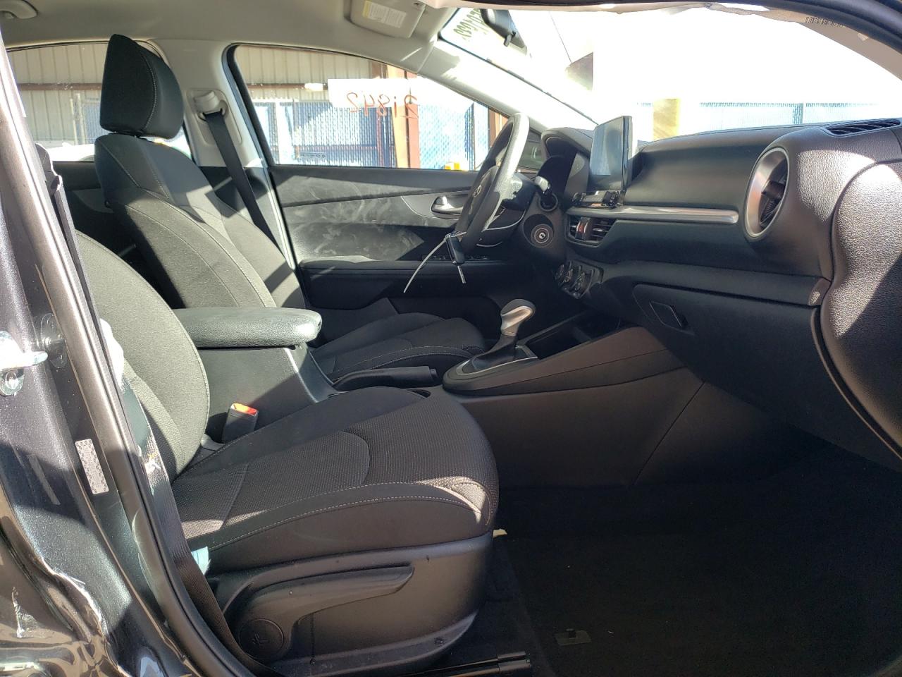 Photo 5 from auction – 2020 KIA FORTE FE with VIN 3KPF24AD5LE223966