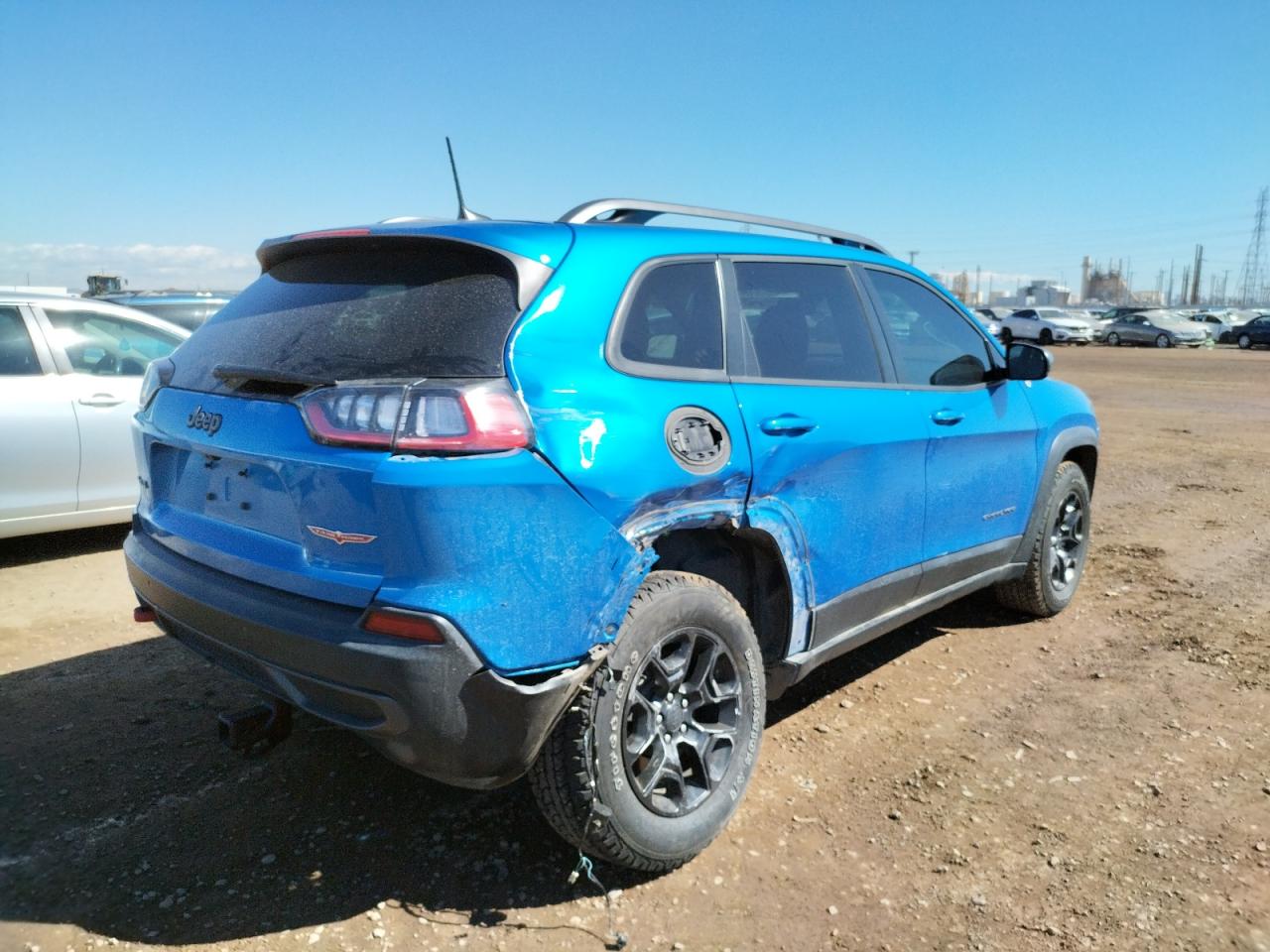 Photo 4 from auction – 2019 JEEP CHEROKEE T with VIN 1C4PJMBN4KD383156
