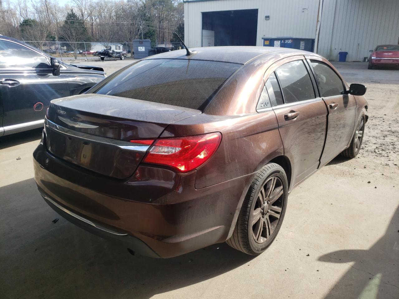 Photo 4 from auction – 2013 CHRYSLER 200 TOURIN with VIN 1C3CCBBB3DN696106