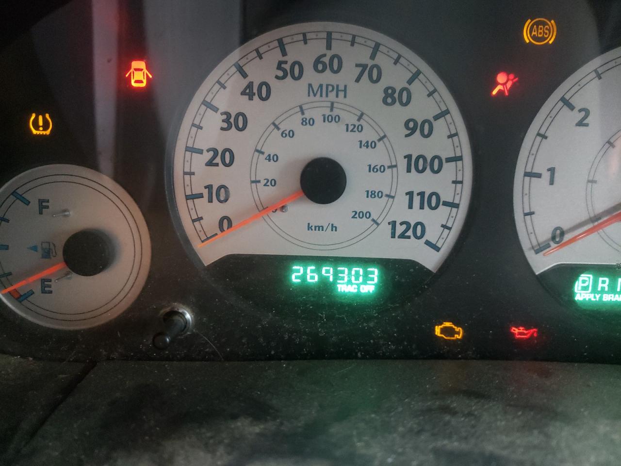 Photo 8 from auction – 2006 CHRYSLER TOWN & COU with VIN 2A4GP54L26R772455