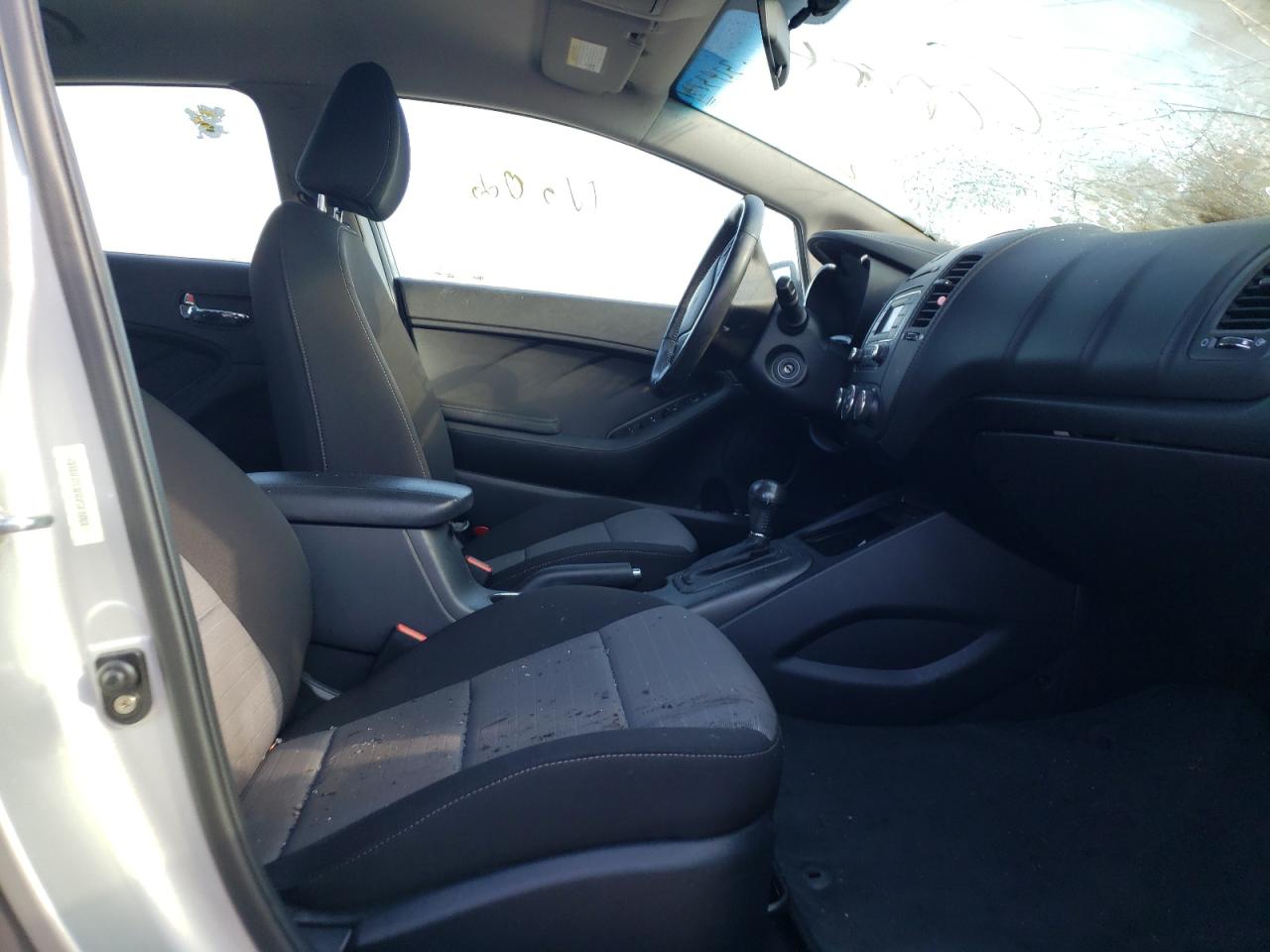Photo 5 from auction – 2015 KIA FORTE EX with VIN KNAFX5A84F5270042