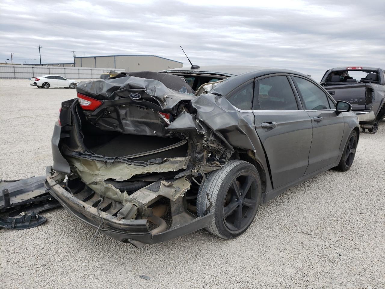 Photo 4 from auction – 2016 FORD FUSION SE with VIN 3FA6P0HD3GR396244