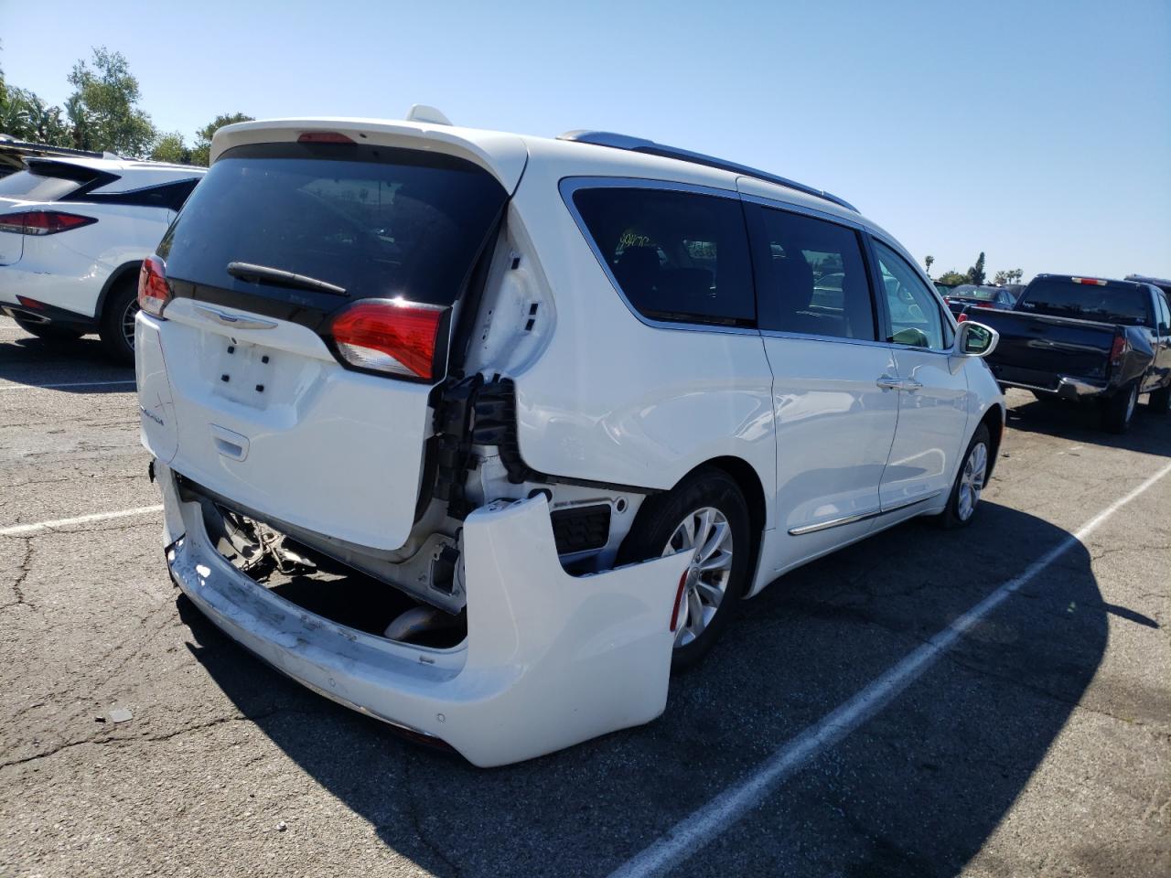 Foto 4 de la subasta – 2018 CHRYSLER PACIFICA T con VIN 2C4RC1EG5JR260900