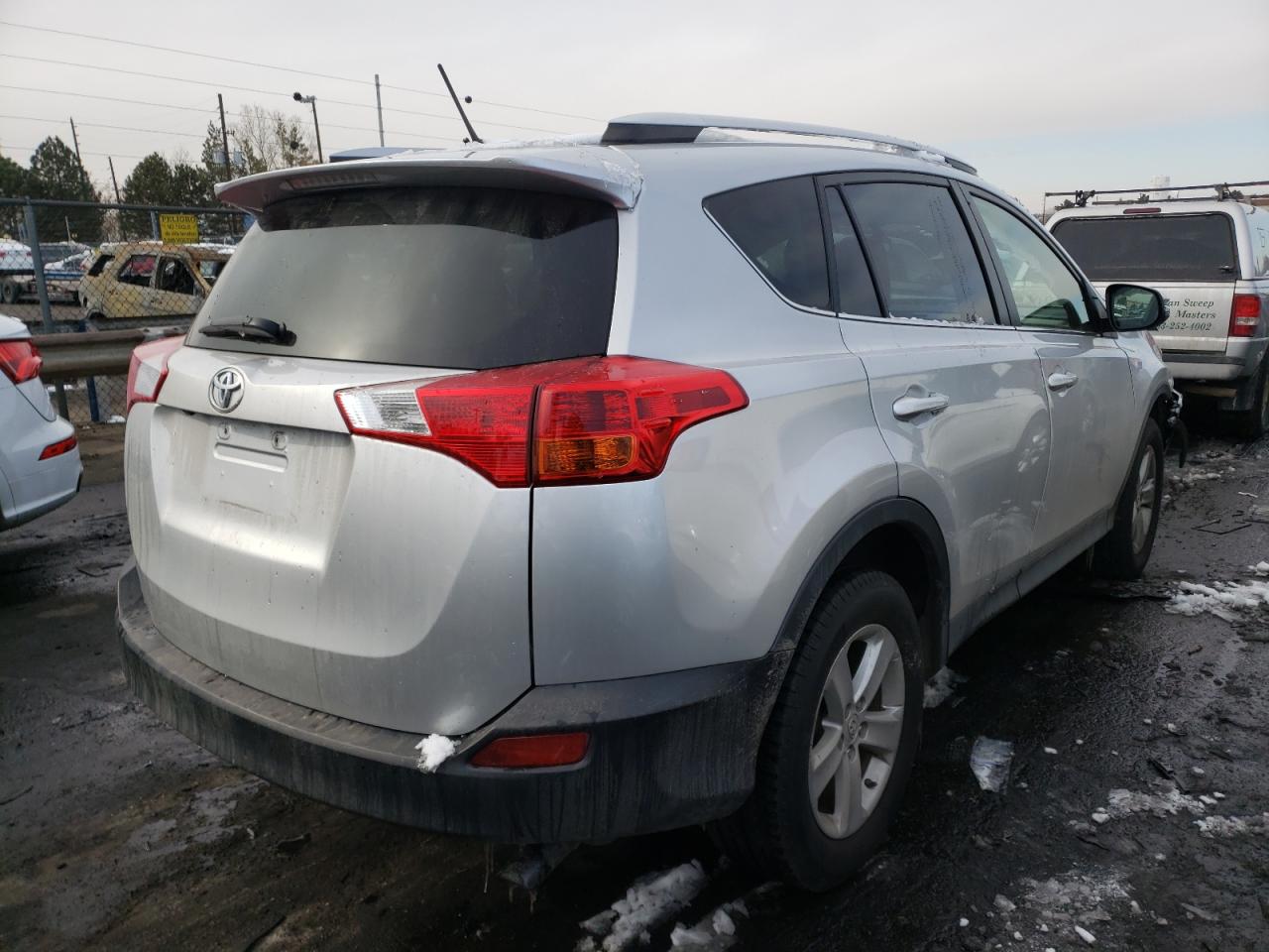 Photo 4 from auction – 2014 TOYOTA RAV4 XLE with VIN JTMRFREV2ED064071