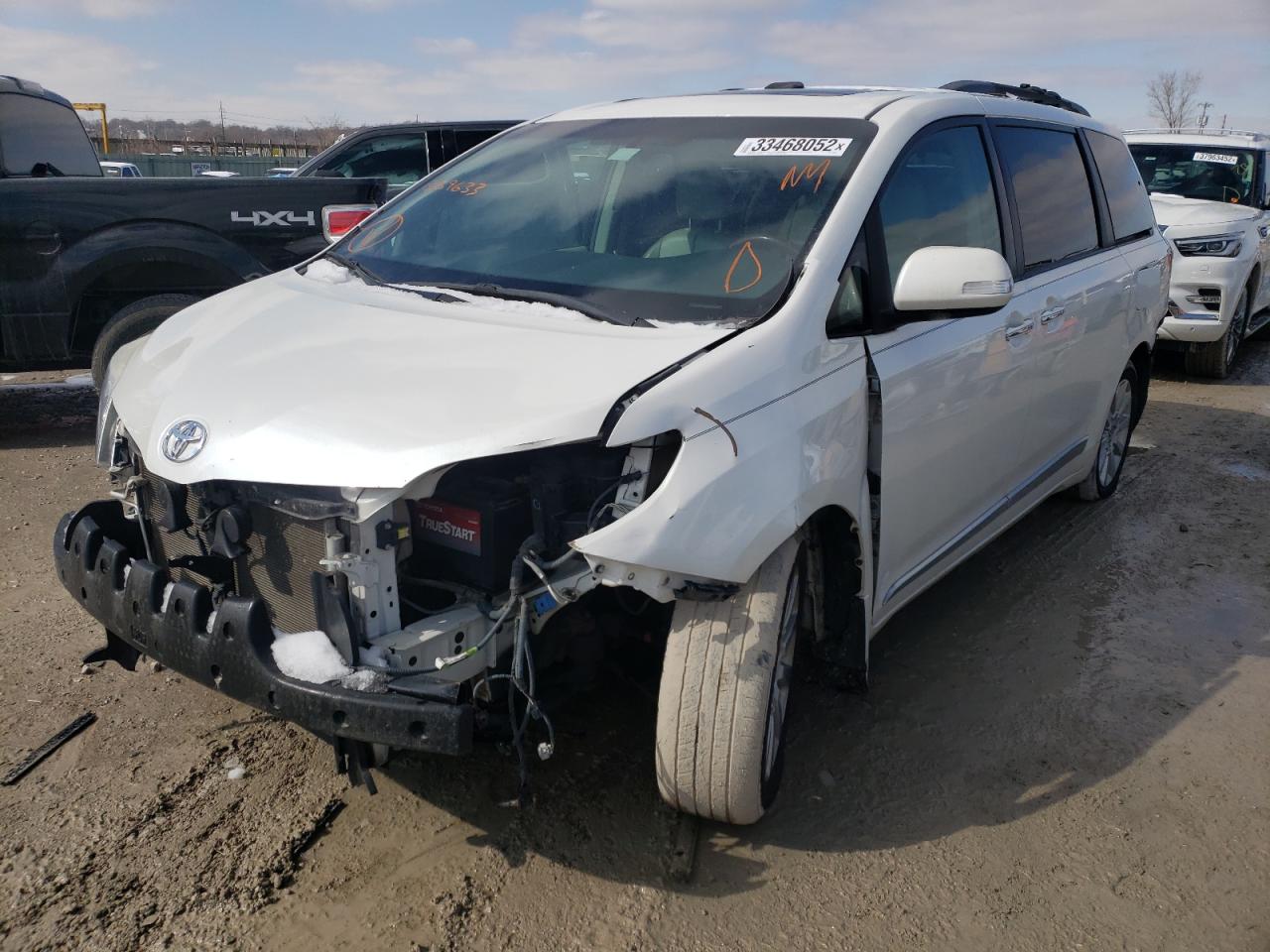 Photo 2 from auction – 2013 TOYOTA SIENNA XLE with VIN 5TDYK3DC3DS339633