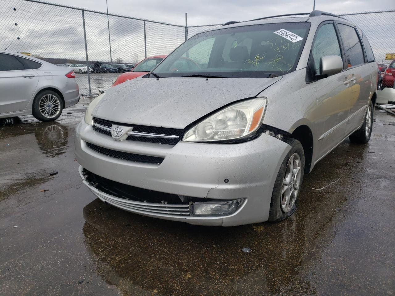 Photo 9 from auction – 2004 TOYOTA SIENNA XLE with VIN 5TDBA22C74S001285