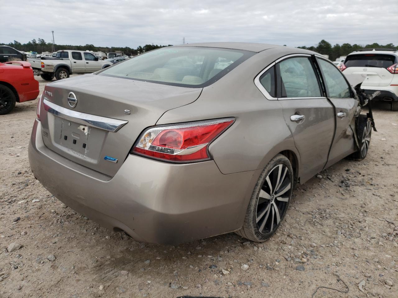 Photo 4 from auction – 2014 NISSAN ALTIMA 2.5 with VIN 1N4AL3AP4EN334931