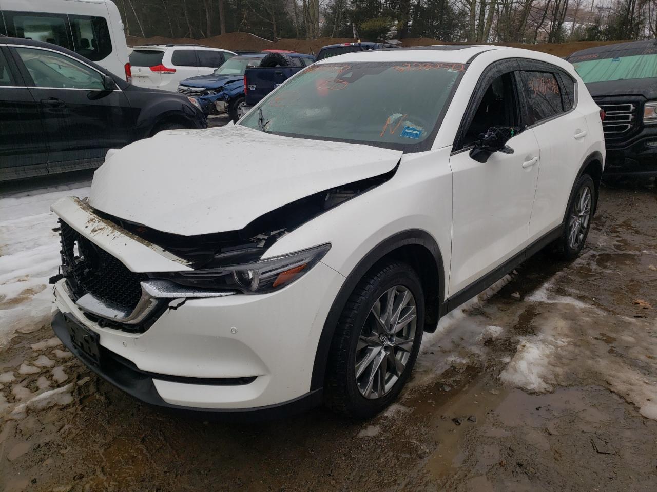 Photo 2 from auction – 2019 MAZDA CX-5 SIGNA with VIN JM3KFBEY8K0567441