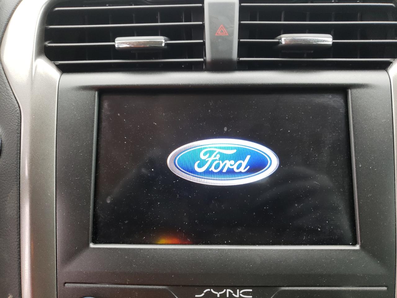 Photo 9 from auction – 2019 FORD FUSION SE with VIN 3FA6P0HD3KR231691