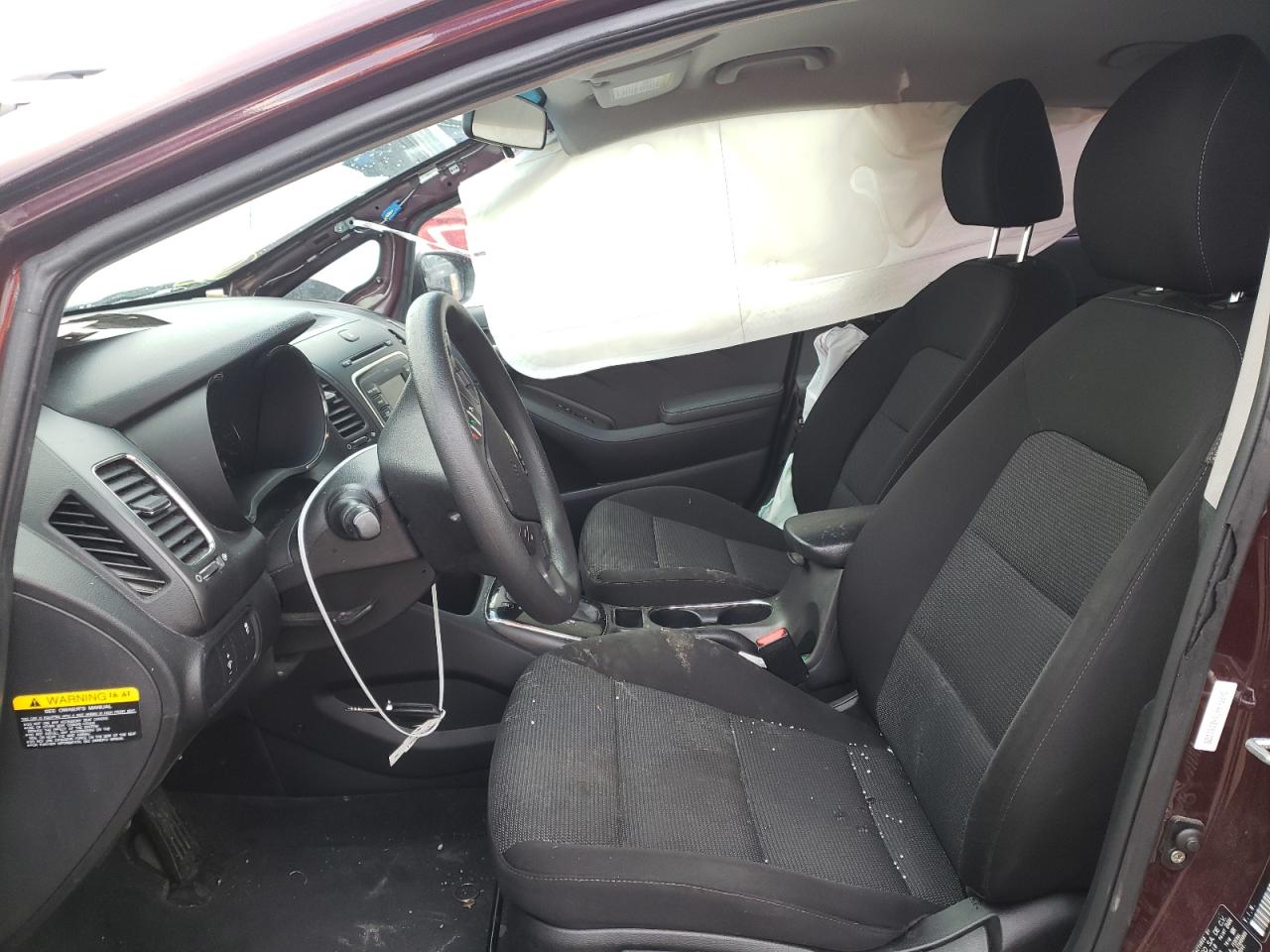 Photo 5 from auction – 2017 KIA FORTE LX with VIN 3KPFK4A71HE151228