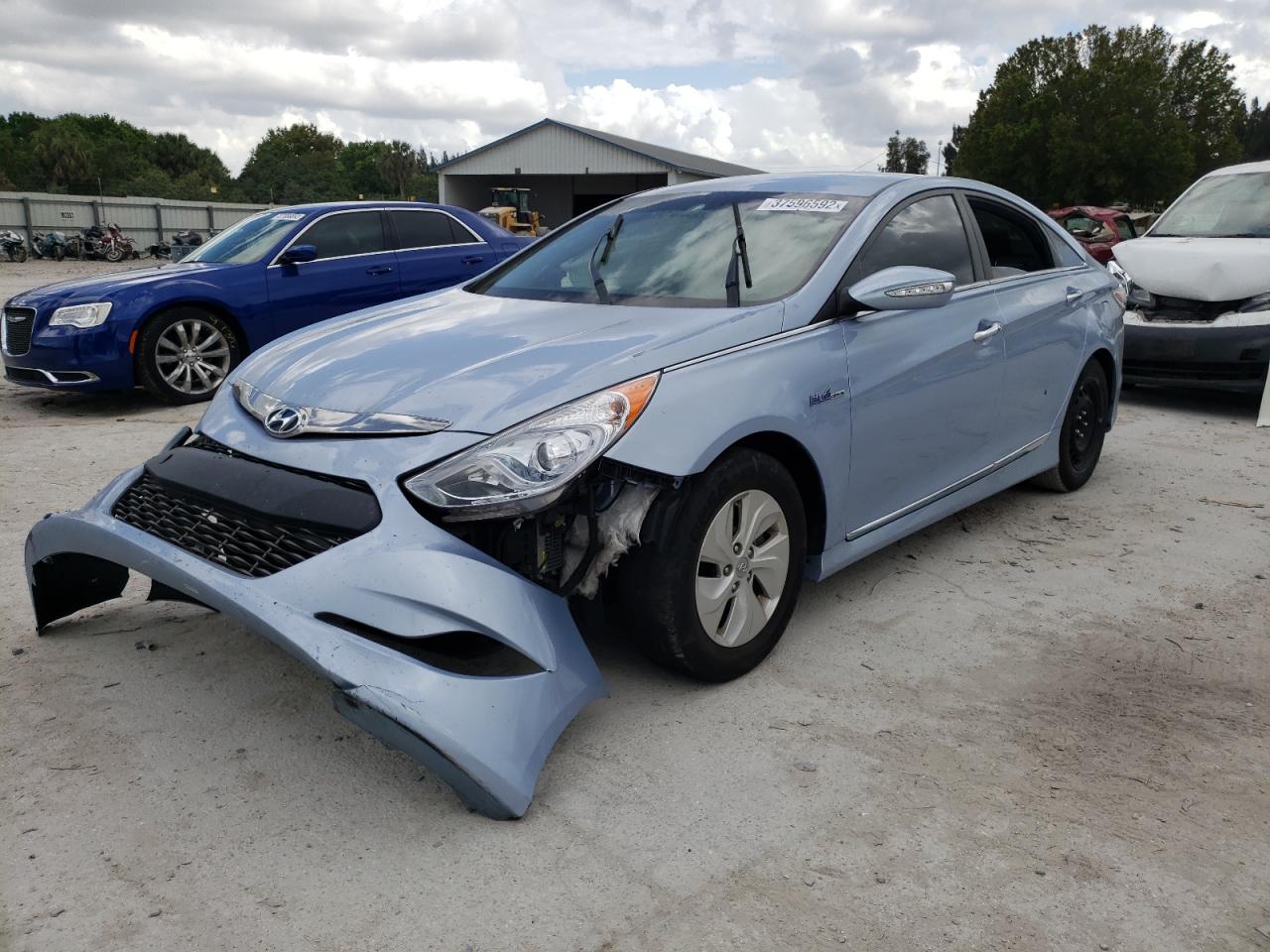 Photo 2 from auction – 2014 HYUNDAI SONATA HYB with VIN KMHEC4A48EA109518
