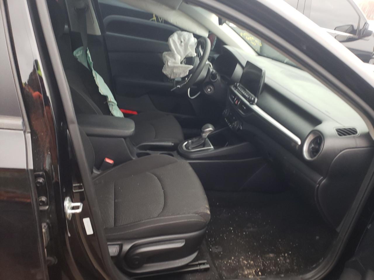 Photo 5 from auction – 2019 KIA FORTE FE with VIN 3KPF24AD1KE035637