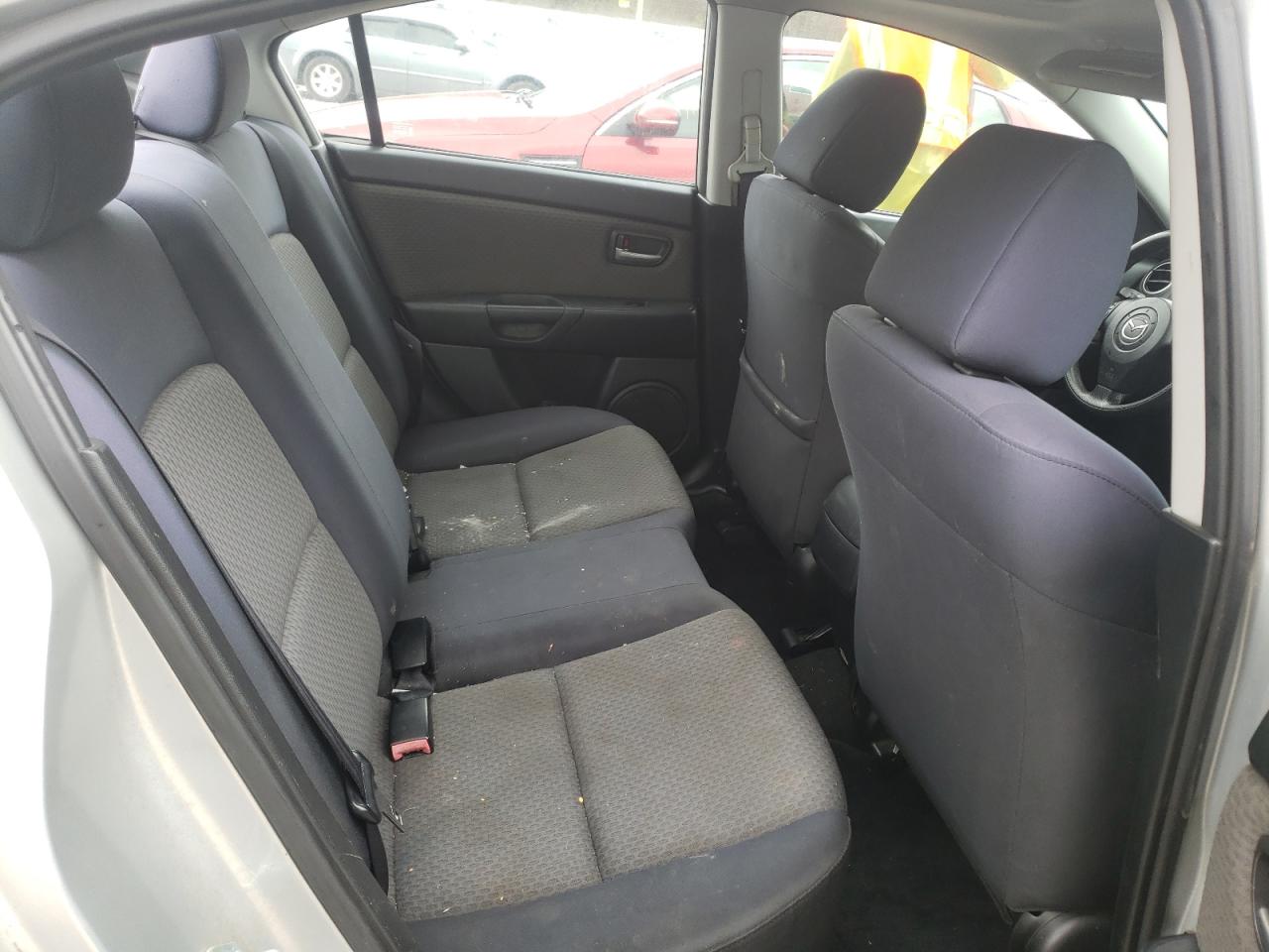 Photo 6 from auction – 2005 MAZDA 3 I with VIN JM1BK12F351339749