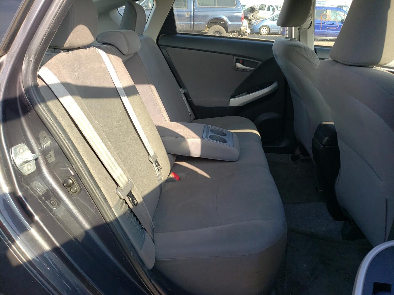 Photo 6 from auction – 2013 TOYOTA PRIUS with VIN JTDKN3DU0D1707611