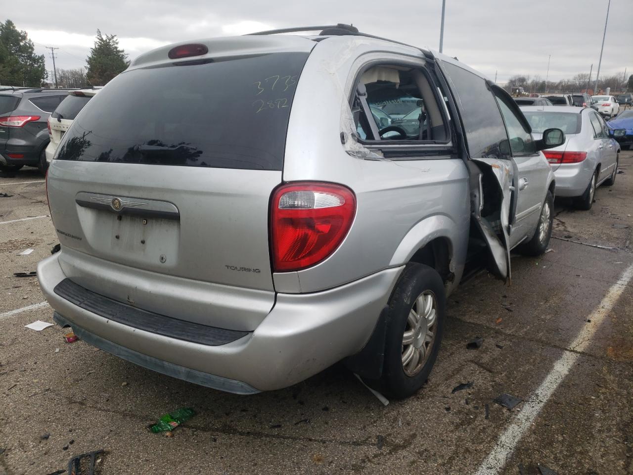Photo 4 from auction – 2006 CHRYSLER TOWN & COU with VIN 2A4GP54L26R772455