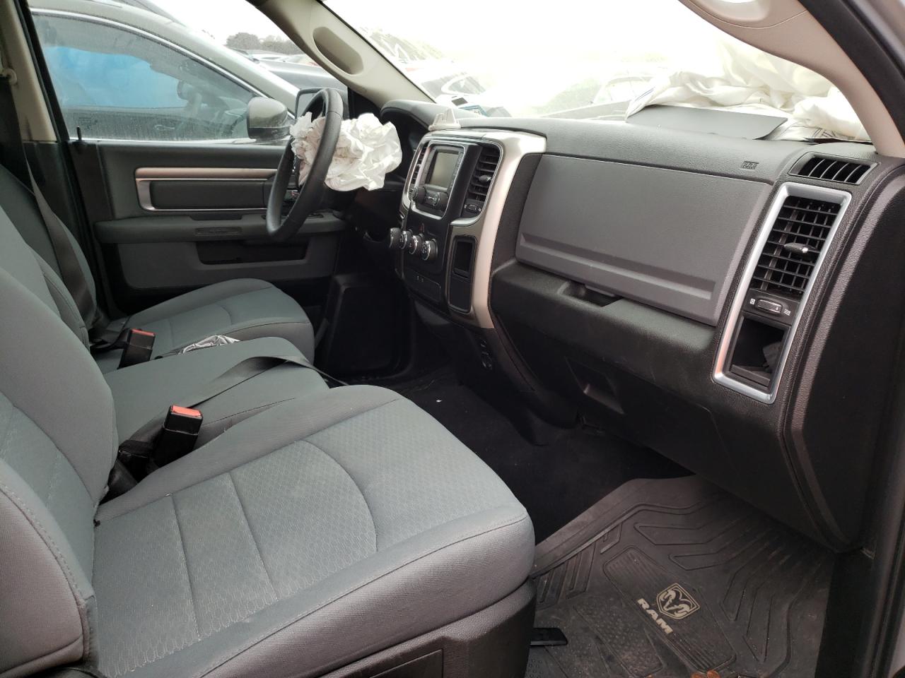 Photo 5 from auction – 2019 RAM 1500 CLASS with VIN 1C6RR6TTXKS644142