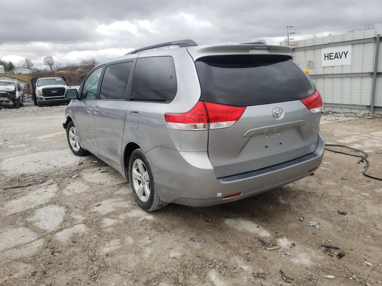 Photo 3 from auction – 2014 TOYOTA SIENNA LE with VIN 5TDKK3DC8ES490913