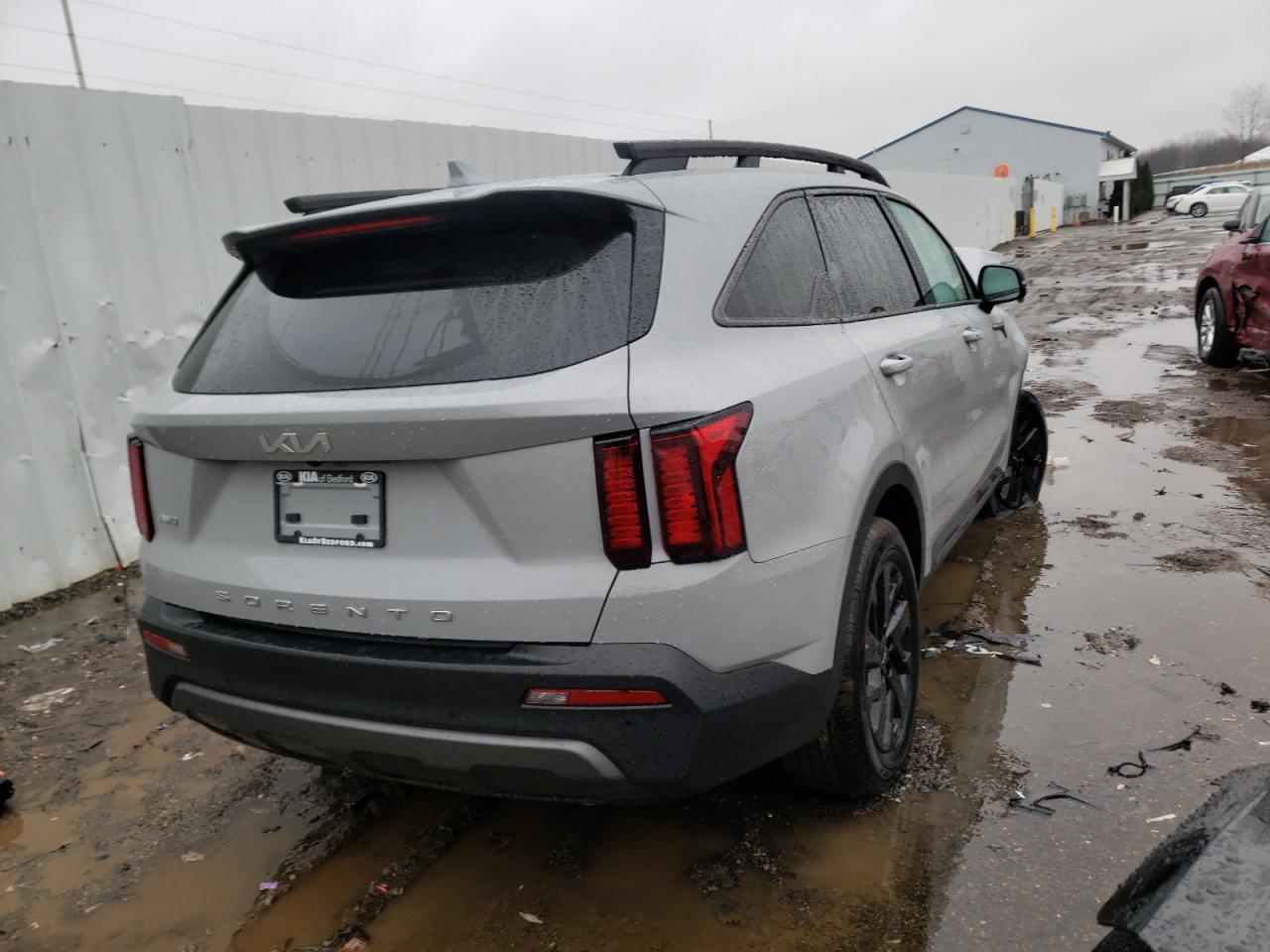 Photo 4 from auction – 2022 KIA SORENTO S with VIN 5XYRLDLC4NG100034