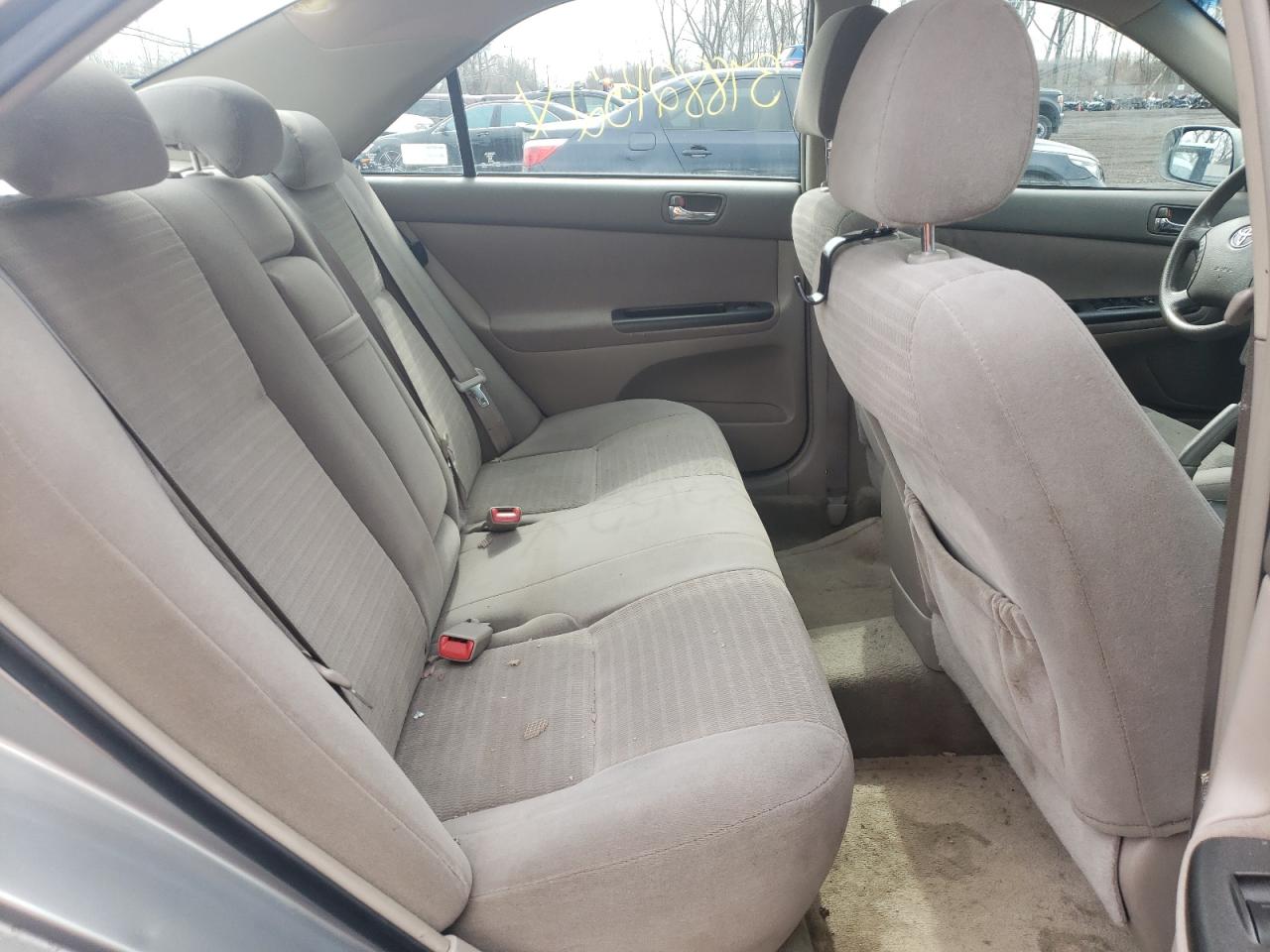 Photo 6 from auction – 2005 TOYOTA CAMRY LE with VIN 4T1BE32K95U987672