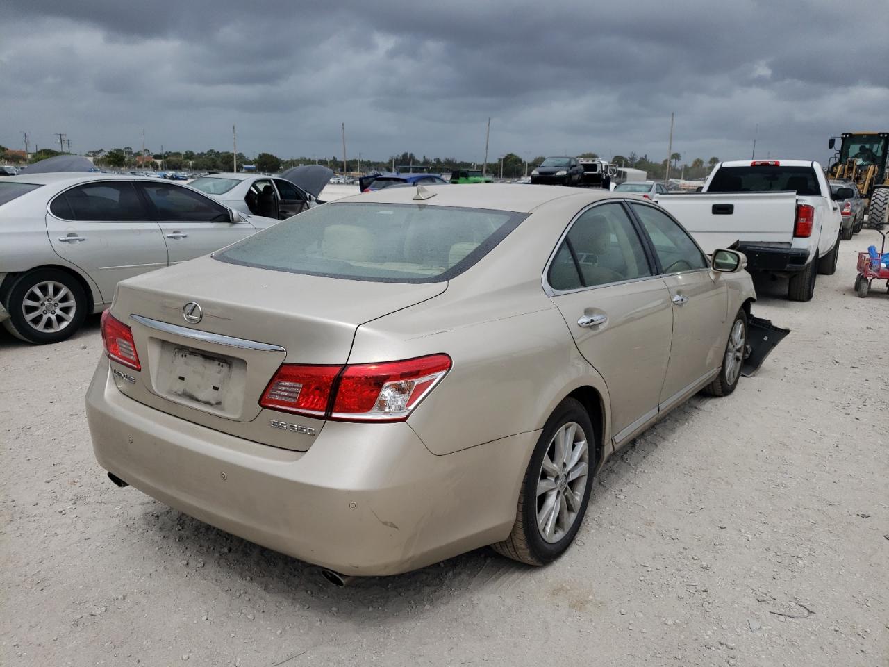 Photo 4 from auction – 2010 LEXUS ES 350 with VIN JTHBK1EG1A2408526