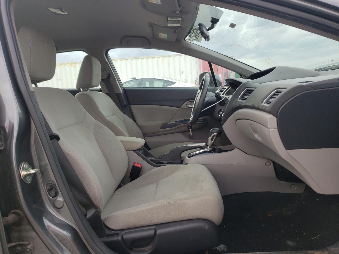 Photo 5 from auction – 2013 HONDA CIVIC LX with VIN 2HGFB2F57DH596908